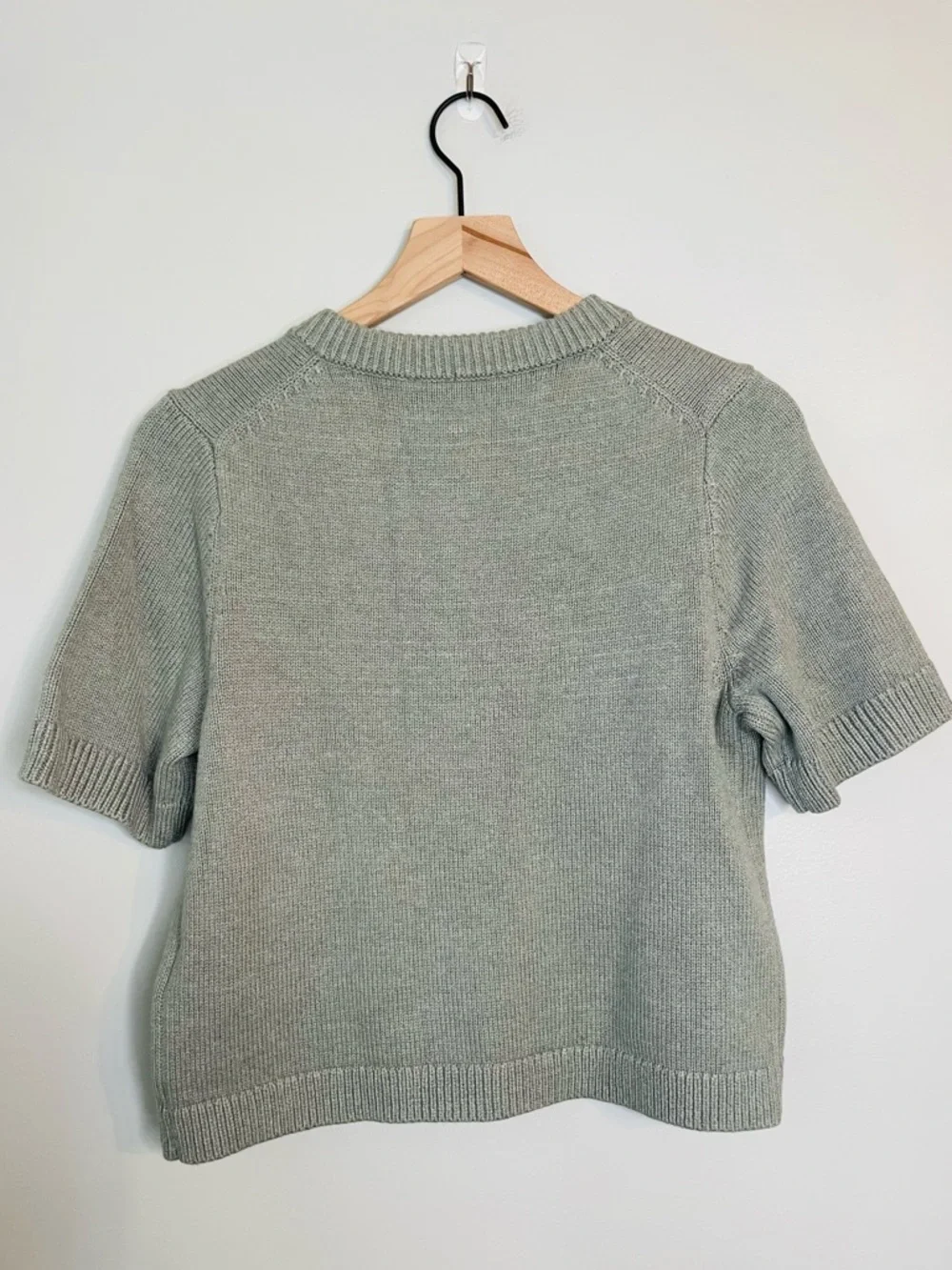 NWT Abercrombie & Fitch Short-Sleeve Crew Cardigan in Frosty Olive - Picture 5 of 7